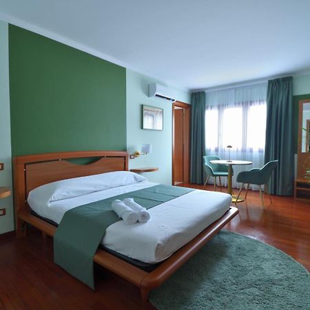 Bed and Breakfast Le Cinema Formia Esterno foto