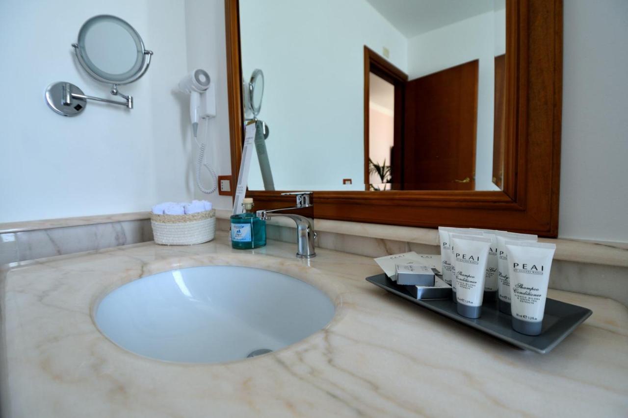 Bed and Breakfast Le Cinema Formia Esterno foto