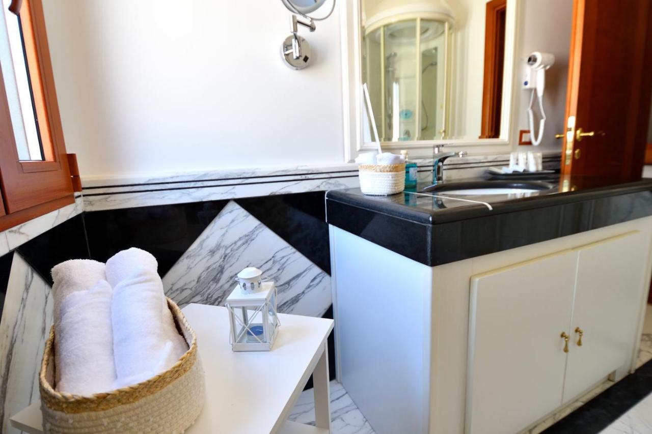 Bed and Breakfast Le Cinema Formia Esterno foto