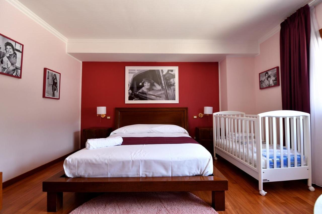 Bed and Breakfast Le Cinema Formia Esterno foto