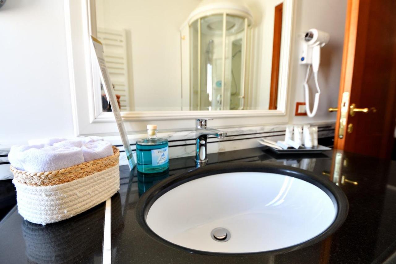 Bed and Breakfast Le Cinema Formia Esterno foto