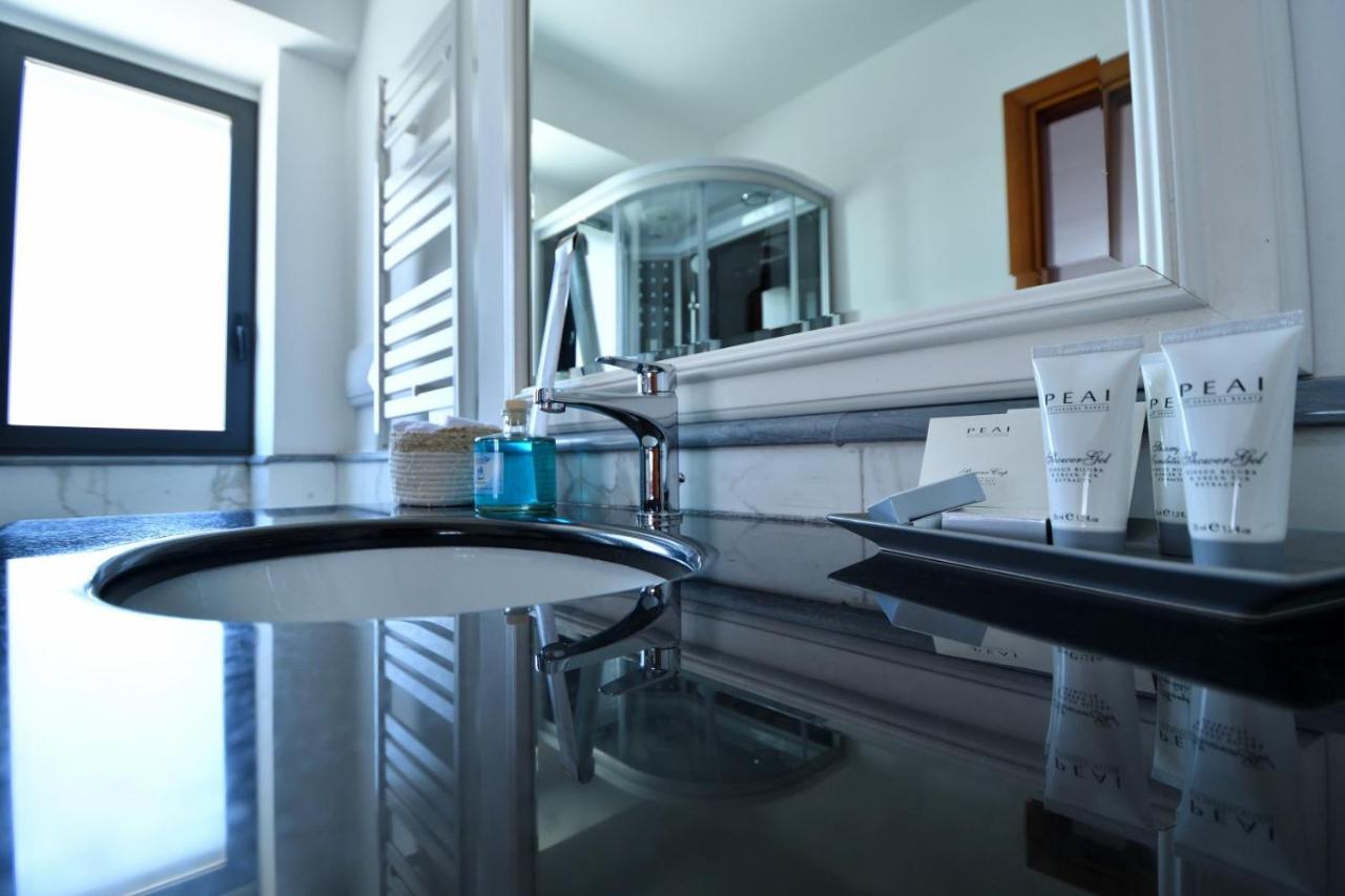 Bed and Breakfast Le Cinema Formia Esterno foto