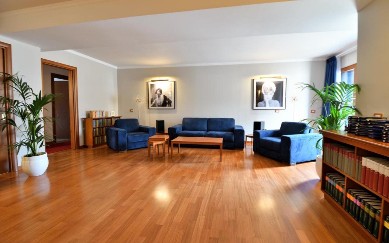 Bed and Breakfast Le Cinema Formia Esterno foto