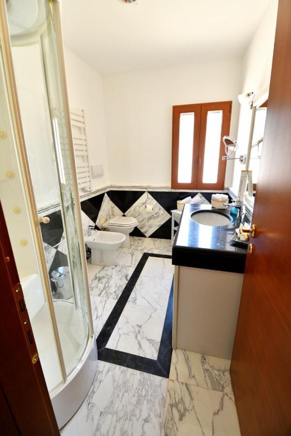 Bed and Breakfast Le Cinema Formia Esterno foto