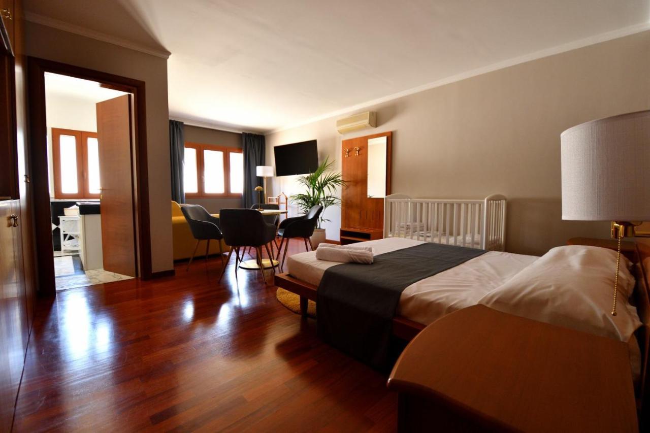 Bed and Breakfast Le Cinema Formia Esterno foto