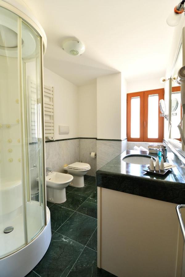 Bed and Breakfast Le Cinema Formia Esterno foto